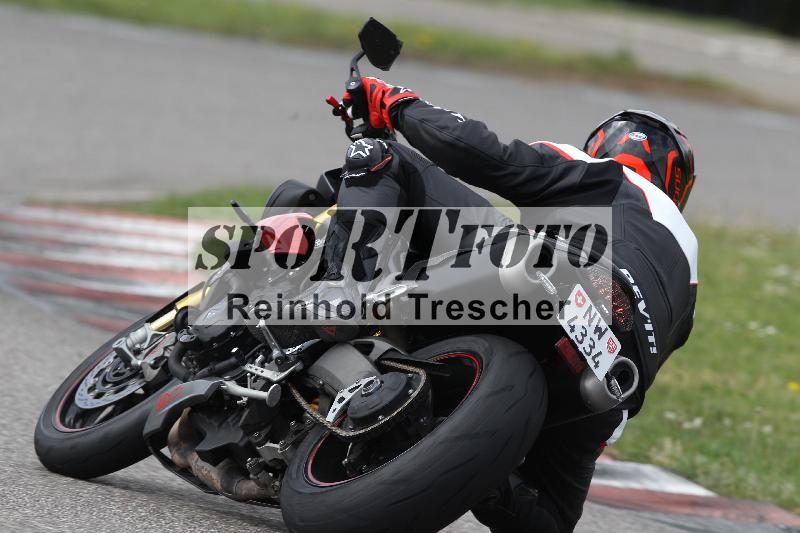 /Archiv-2025/10 23.04.2025 Cornu Master School ADR/rot-rouge/59